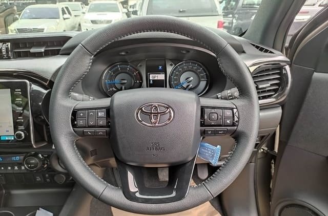 
								2021 TOYOTA HILUX 2.8 full									