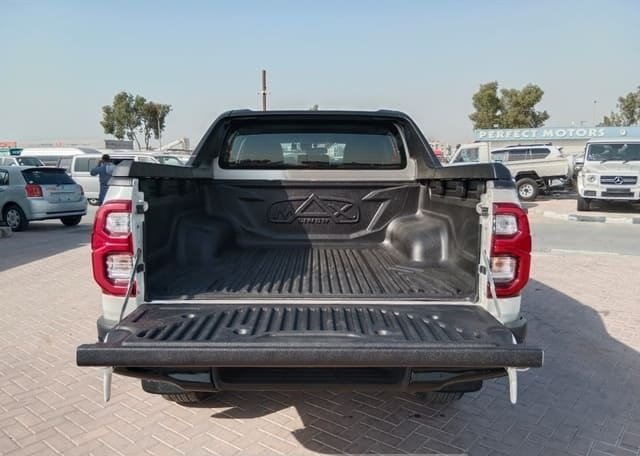 
								2020 TOYOTA HILUX full									