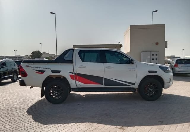 
								2020 TOYOTA HILUX full									