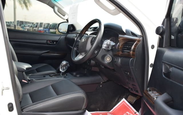 
								2017 TOYOTA HILUX full									