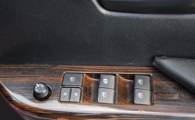 
								2017 TOYOTA HILUX full									