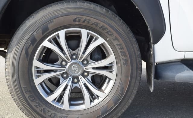 
								2017 TOYOTA HILUX full									